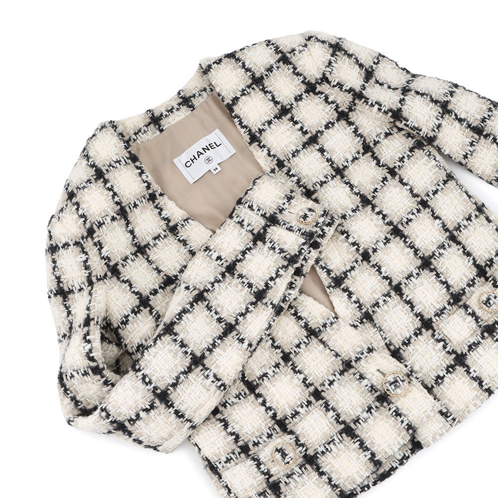 CHANEL Tweed 2-Pocket Collarless Jacket Short Size 38 Ivory/Black/GrayP62411V47773 Wool 38% Acryl23% Polyester18% Linen12% Polyamide7% Alpaca2%