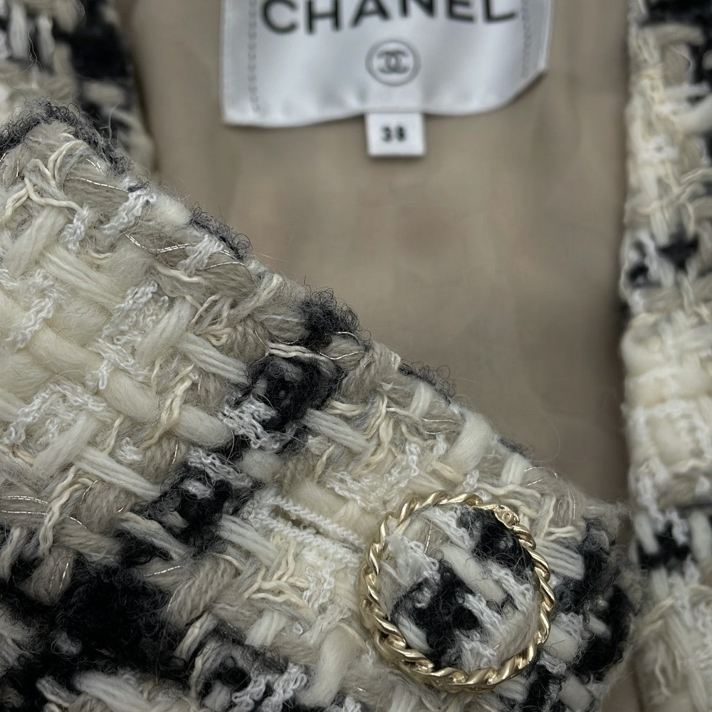 CHANEL Tweed 2-Pocket Collarless Jacket Short Size 38 Ivory/Black/GrayP62411V47773 Wool 38% Acryl23% Polyester18% Linen12% Polyamide7% Alpaca2%