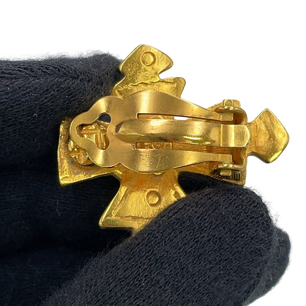 CHANEL CC Logo Cloth Earring Gold Metal