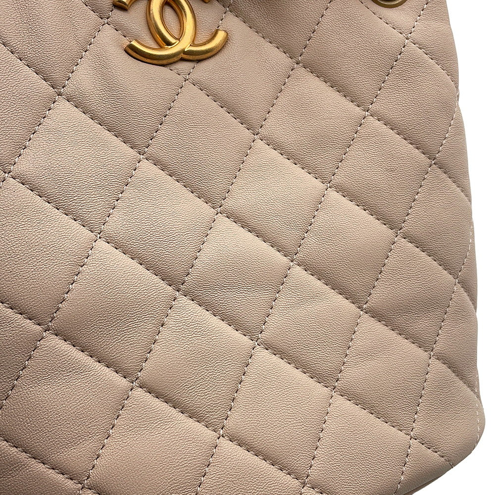 CHANEL Matelasse Chain Shoulder Bucket Bag BeigeAS3873 Lambskin Size Small