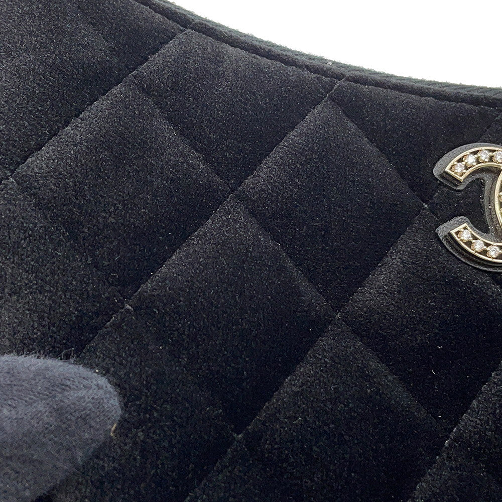 CHANEL 2024 Year Gift: Matelasse Chain Shoulder Bag Black Velour