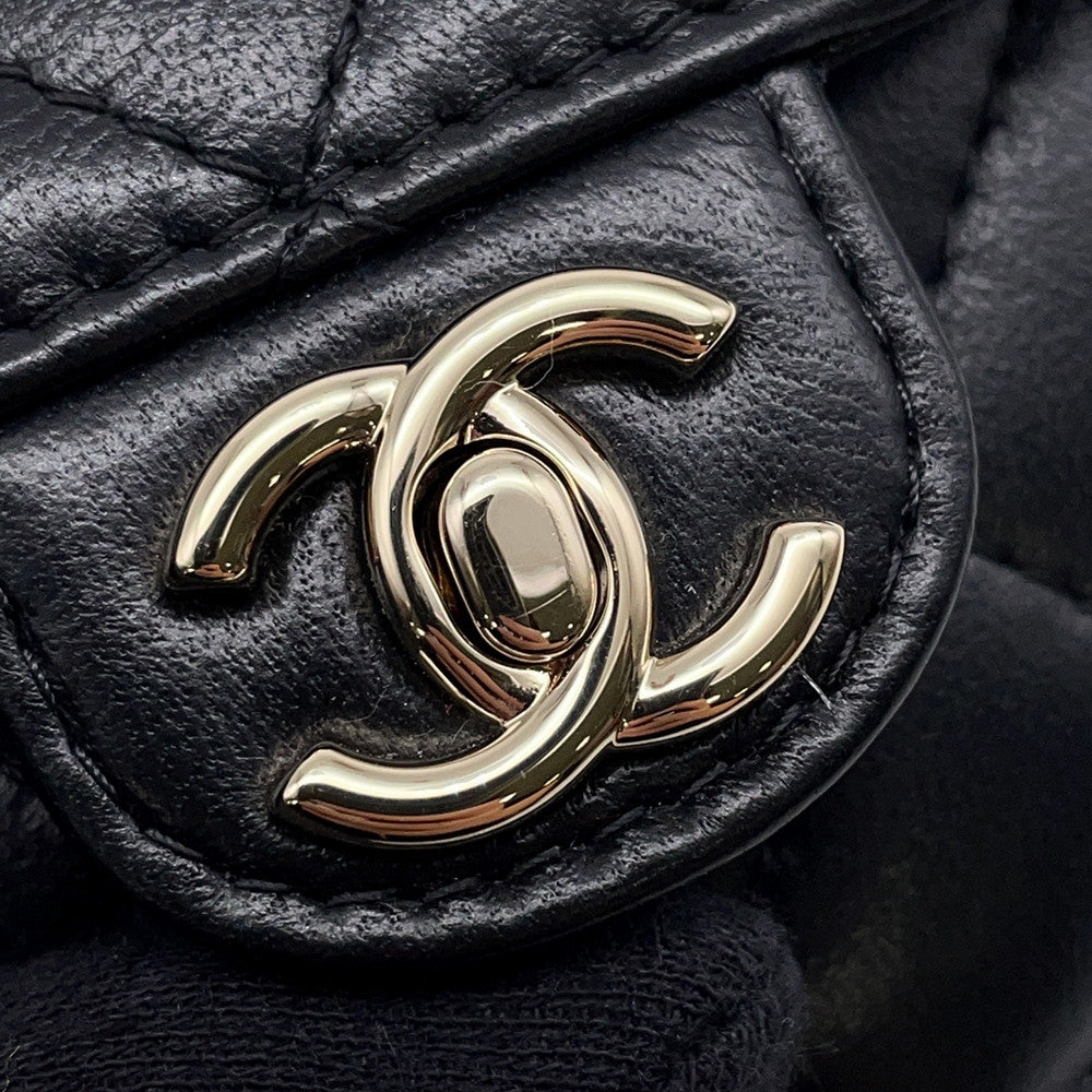 CHANEL Matelasse Heart Chain Shoulder Bag BlackAP2787 Lambskin