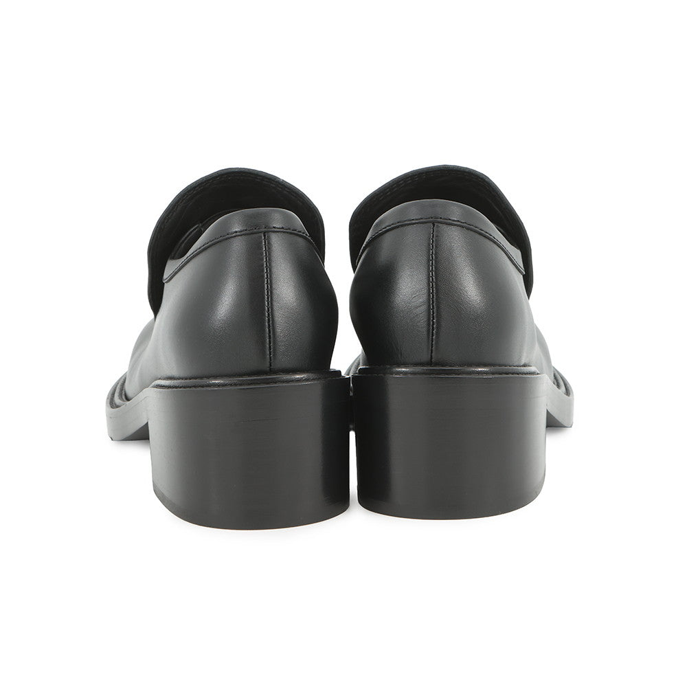 CHANEL CC logo loafersG39602 Leather Size 37 1/2