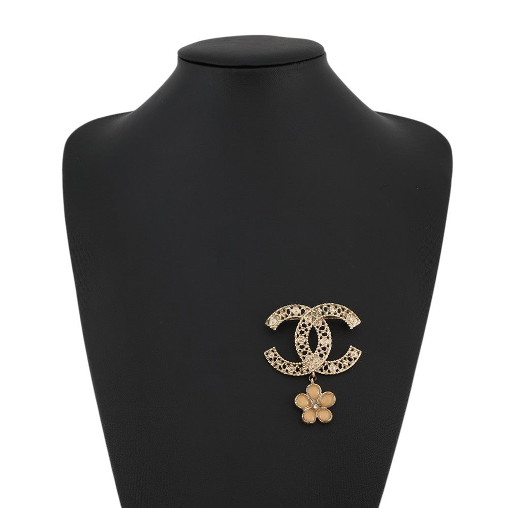 CHANEL CC Logo Clover Brooch Metal
