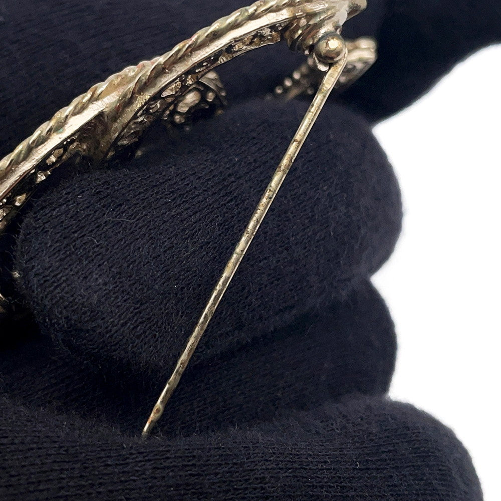 CHANEL CC Logo Clover Brooch Metal