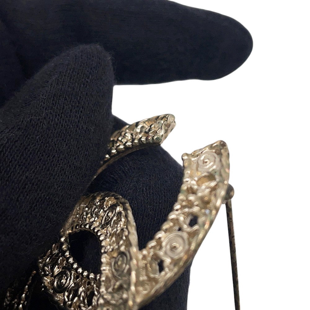 CHANEL CC Logo Clover Brooch Metal