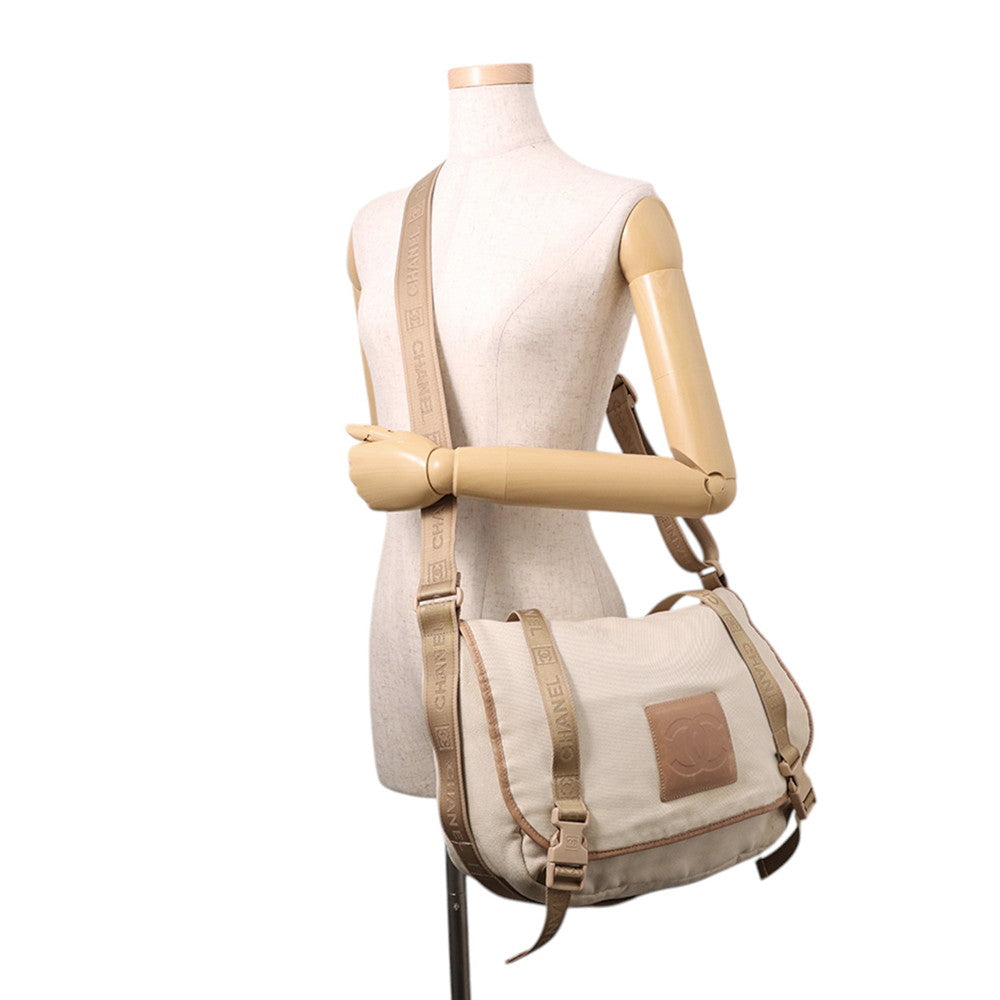 CHANEL Vintage Shoulder Bag Ivory/Beige/Brown Canvas Leather