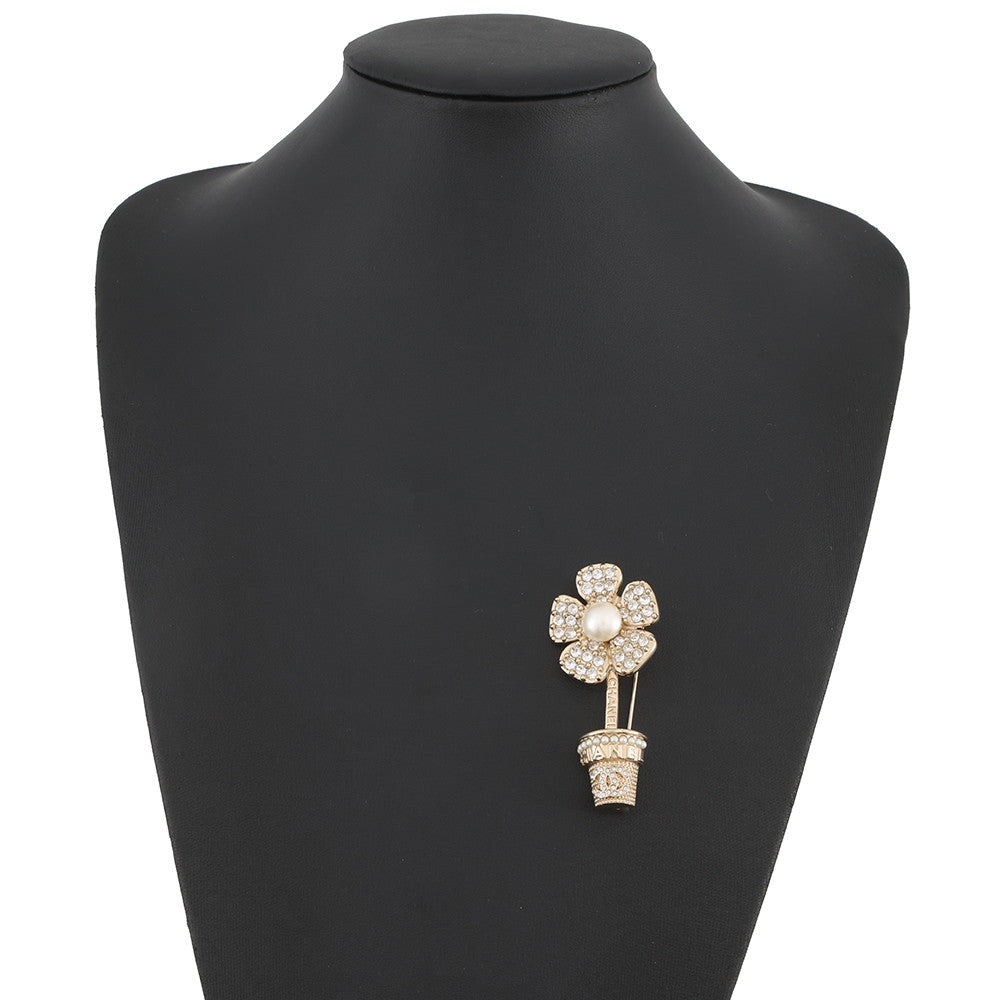 CHANEL Flower motif BroochABA573 Metal Rhinestone Faux Pearl