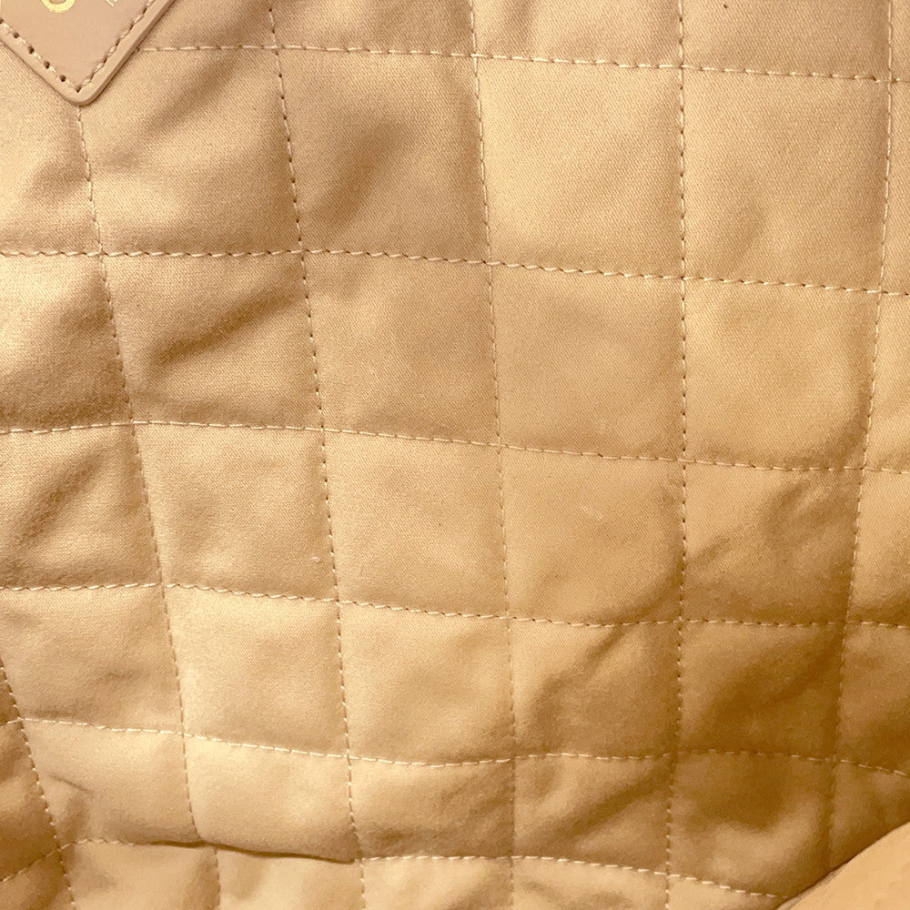 CHANEL CHANEL22 ChainShoulder Bag WhiteAS3260 Shiny Calf Leather Size Small