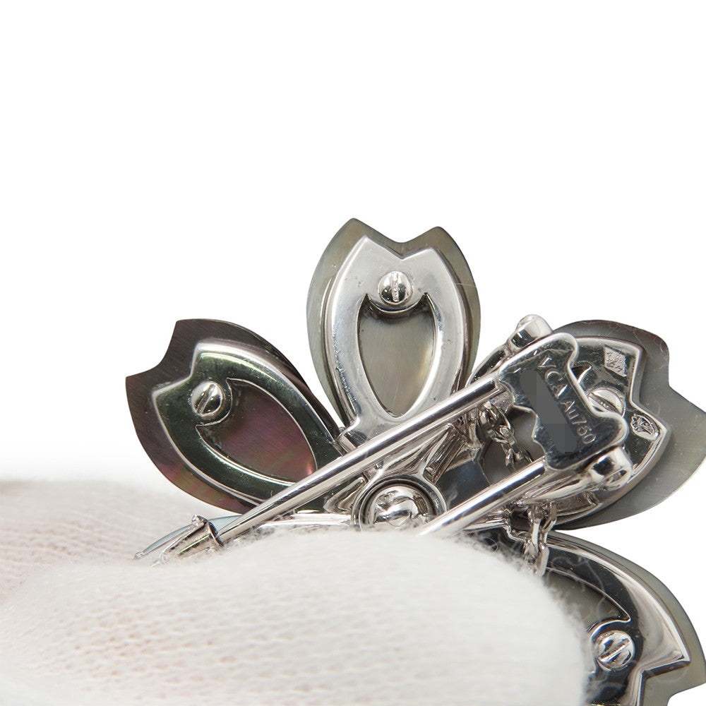 Van Cleef & Arpels Rose de Noël Clip Pendant Size SmallVCARD30400 18K White Gold