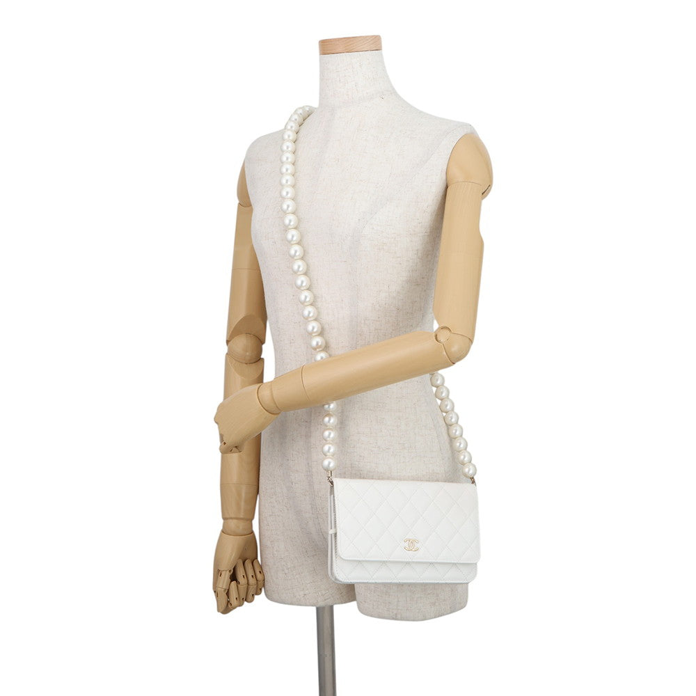 CHANEL Matelasse Pearl Wallet WhiteAP1841 Lambskin