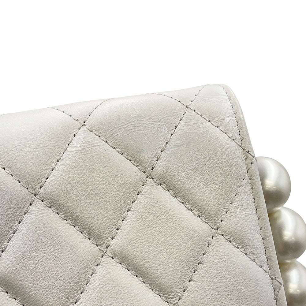 CHANEL Matelasse Pearl Wallet WhiteAP1841 Lambskin
