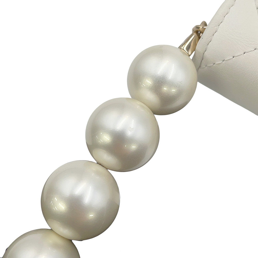 CHANEL Matelasse Pearl Wallet WhiteAP1841 Lambskin