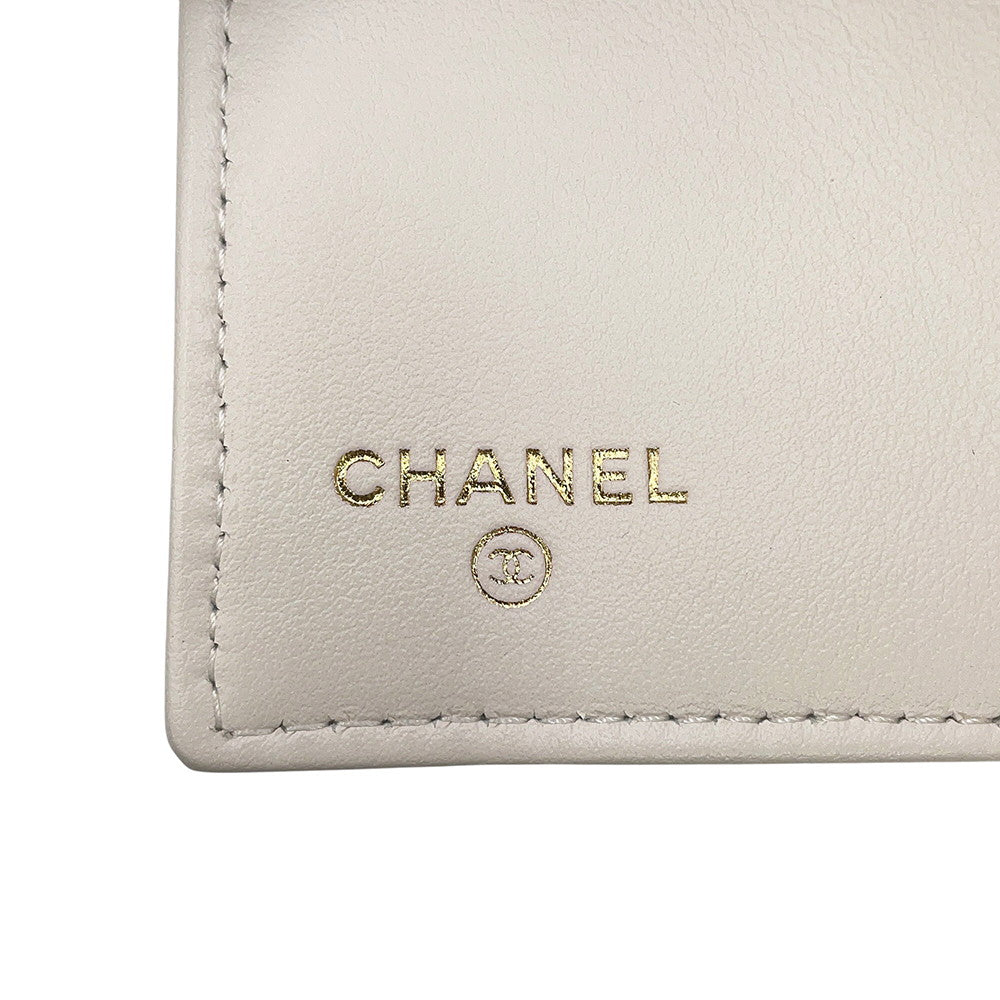 CHANEL Matelasse Timeless Classics Tri-fold Wallet WhiteAP0229 Caviar Leather