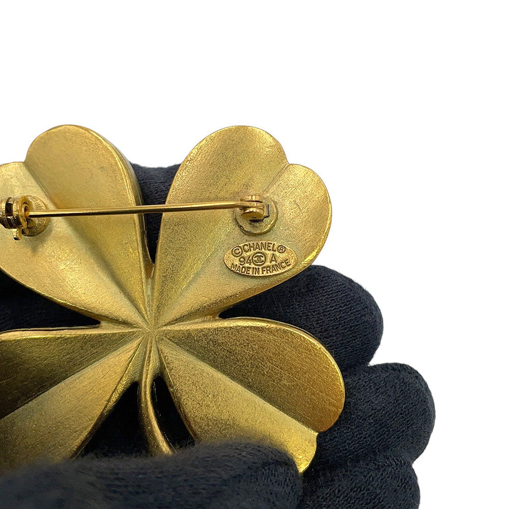 CHANEL Clover Brooch Gold Metal