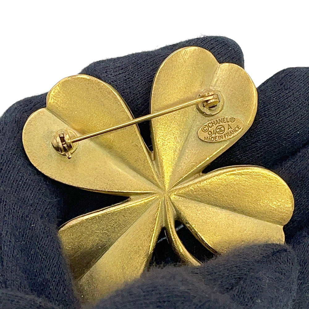 CHANEL Clover Brooch Gold Metal