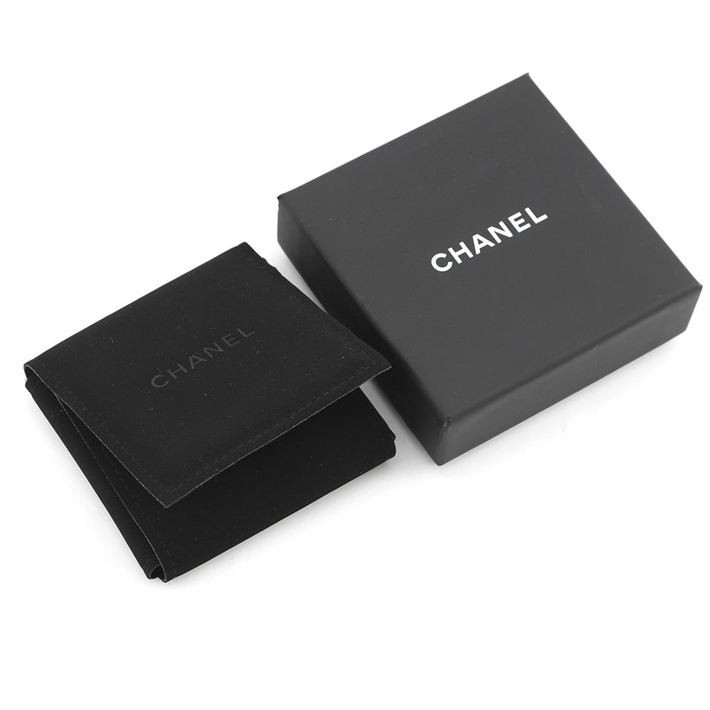 CHANEL Clover Pattern CC Logo Brooch Silver/BlackABD399-B16775-NY365 Metal