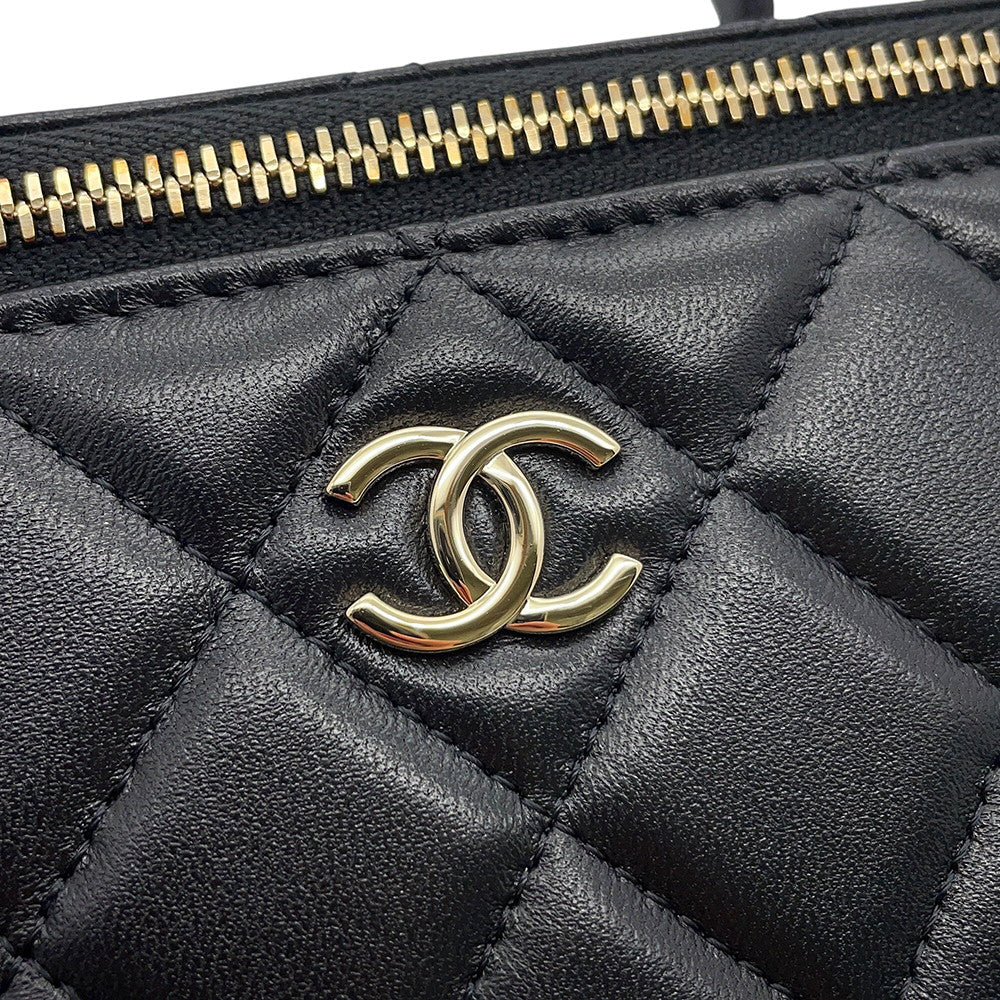 CHANEL Matelasse Top Handle Chain Vanity Bag BlackAP2199 Lambskin
