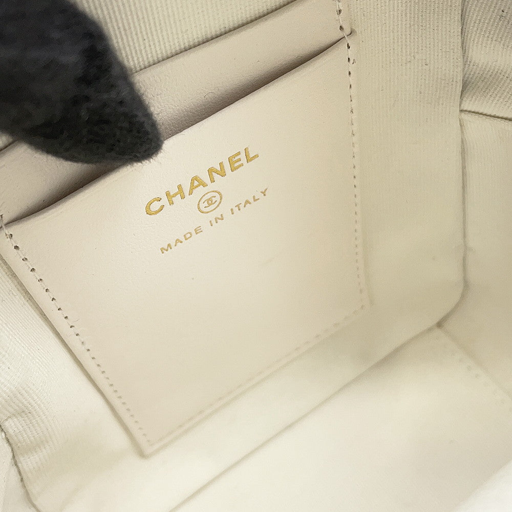 CHANEL Matelasse Chain Backpack White/BlackAP4514 Lambskin