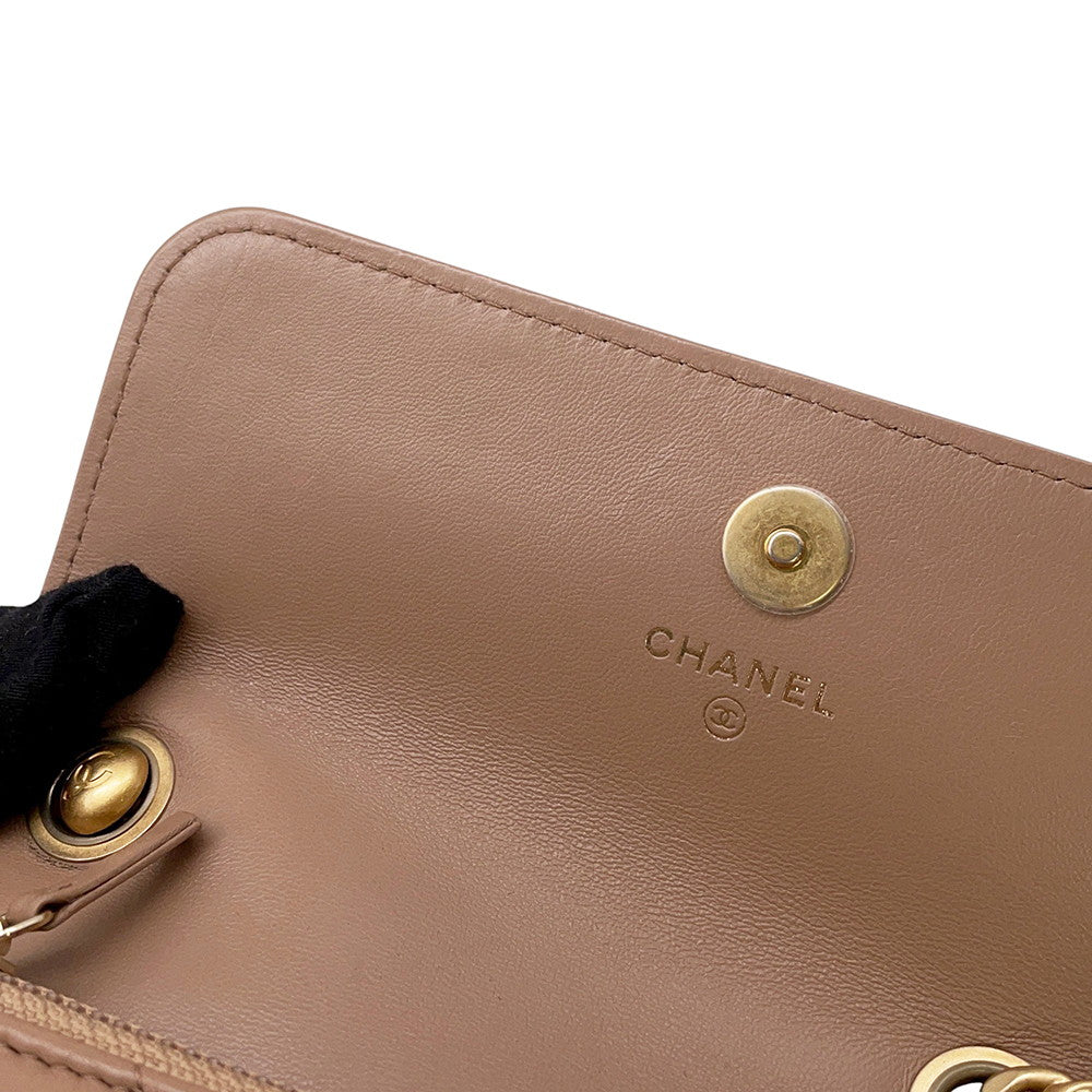 CHANEL Matelasse Chain Phone Pouch BeigeAP3047 Lambskin