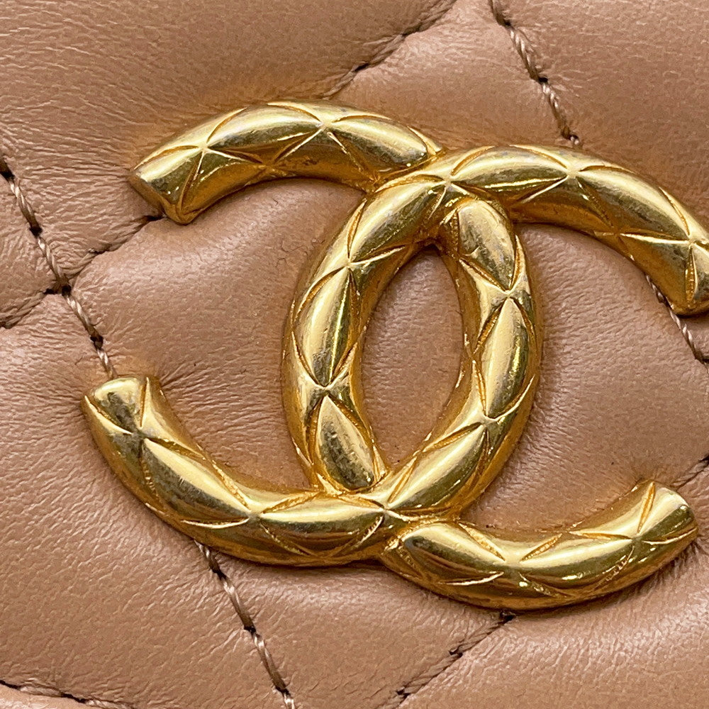 CHANEL Matelasse Chain Phone Pouch BeigeAP3047 Lambskin